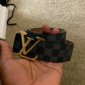 Louis Vuitton belt worn no wear and tear